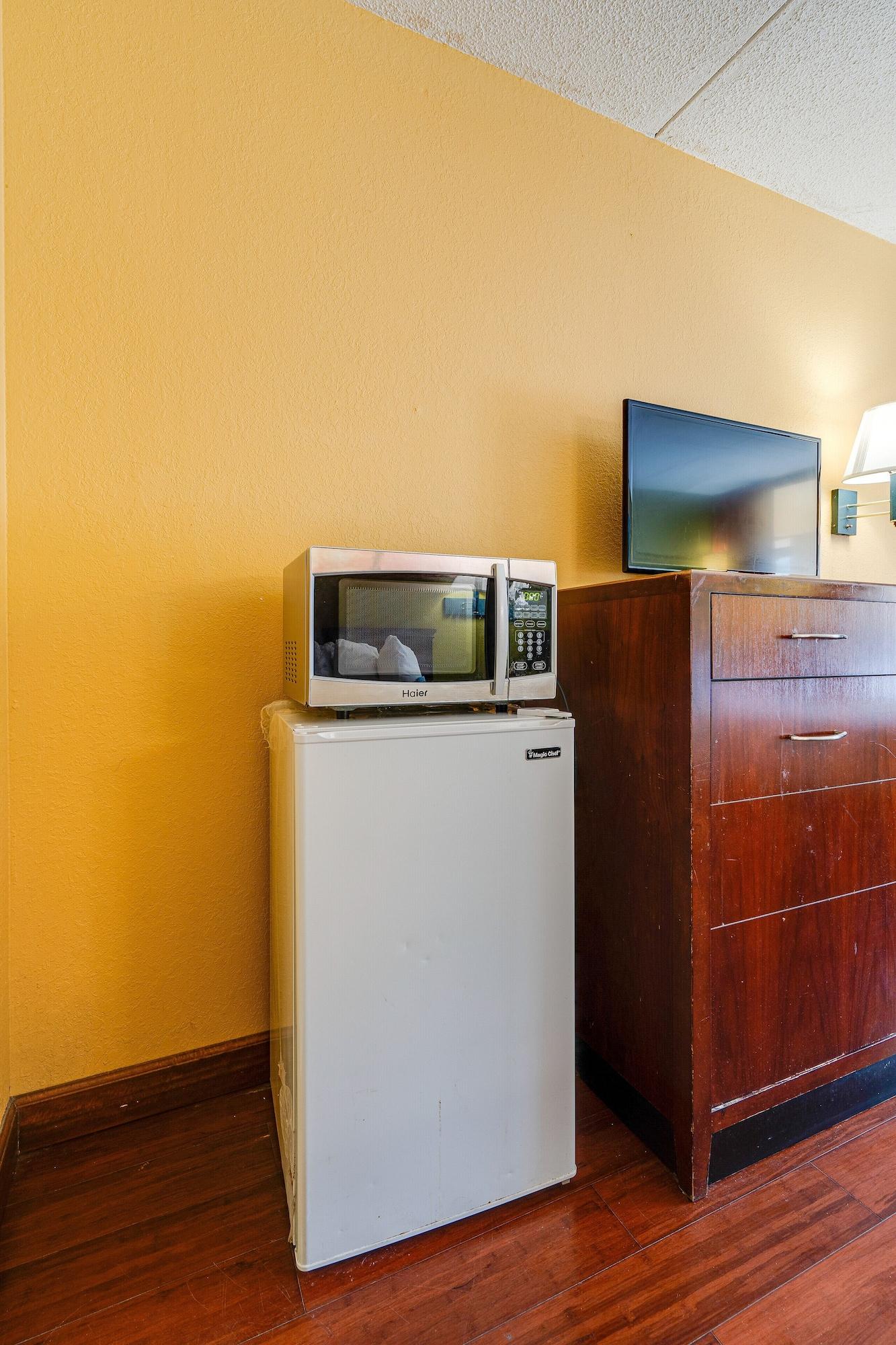 Days Inn By Wyndham Nashville Saint Thomas West Hospital Eksteriør billede