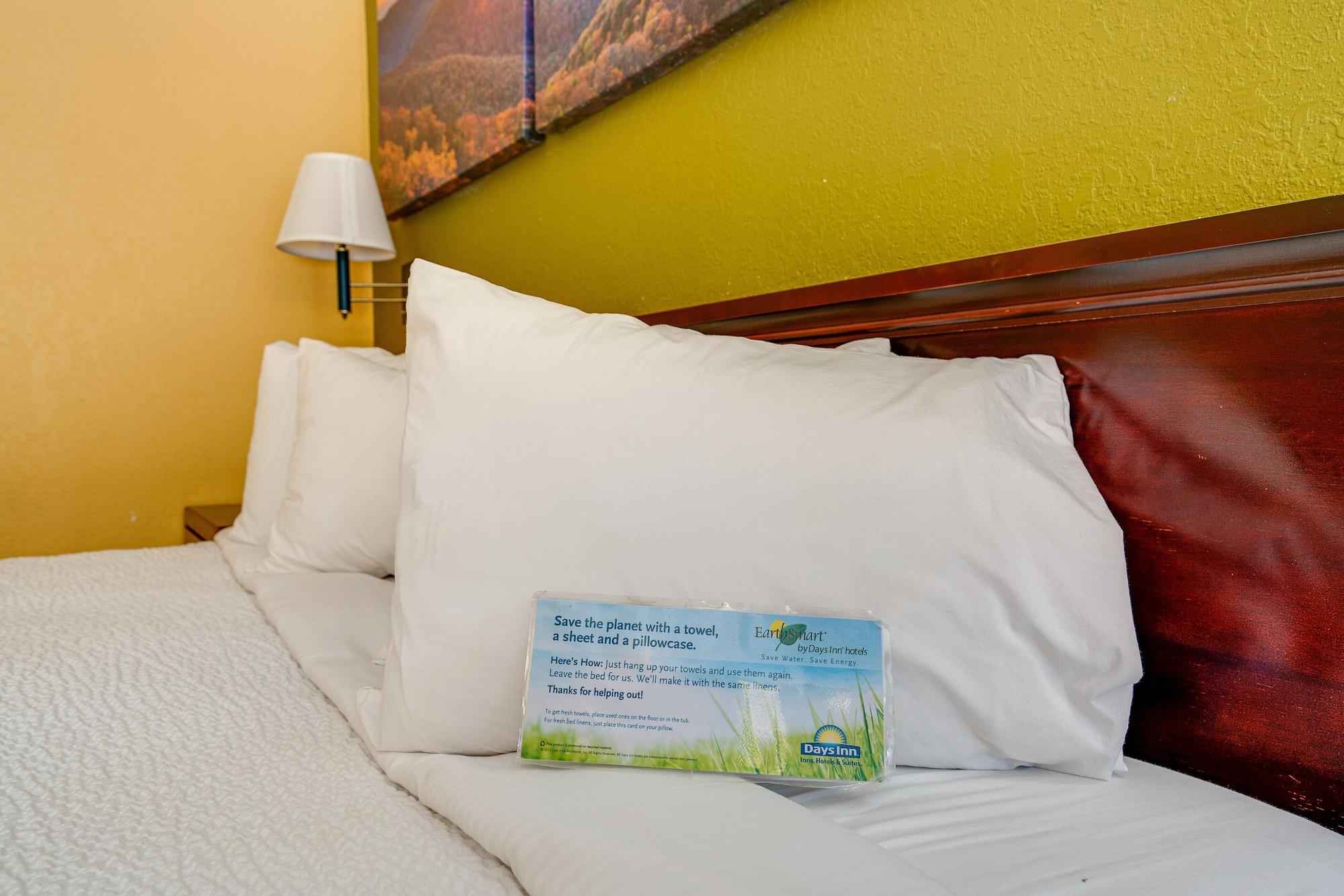 Days Inn By Wyndham Nashville Saint Thomas West Hospital Eksteriør billede