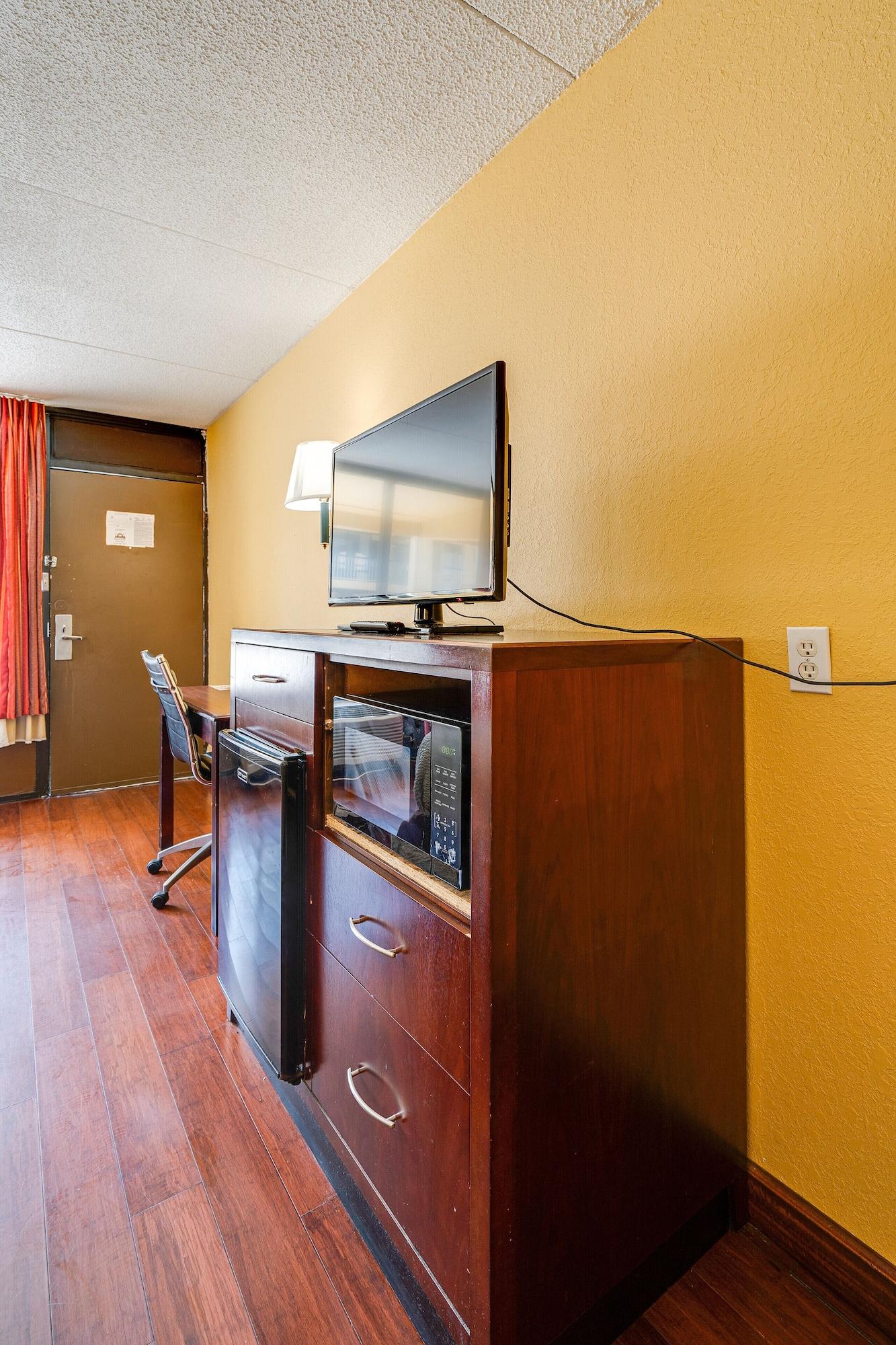 Days Inn By Wyndham Nashville Saint Thomas West Hospital Eksteriør billede