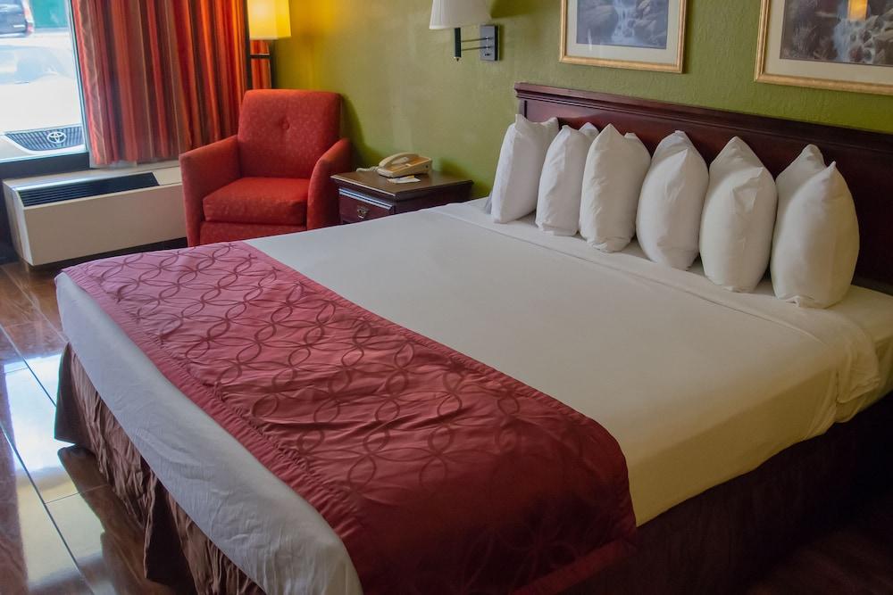 Days Inn By Wyndham Nashville Saint Thomas West Hospital Eksteriør billede