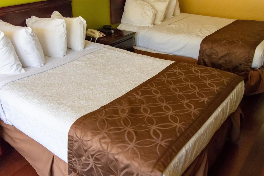Days Inn By Wyndham Nashville Saint Thomas West Hospital Eksteriør billede
