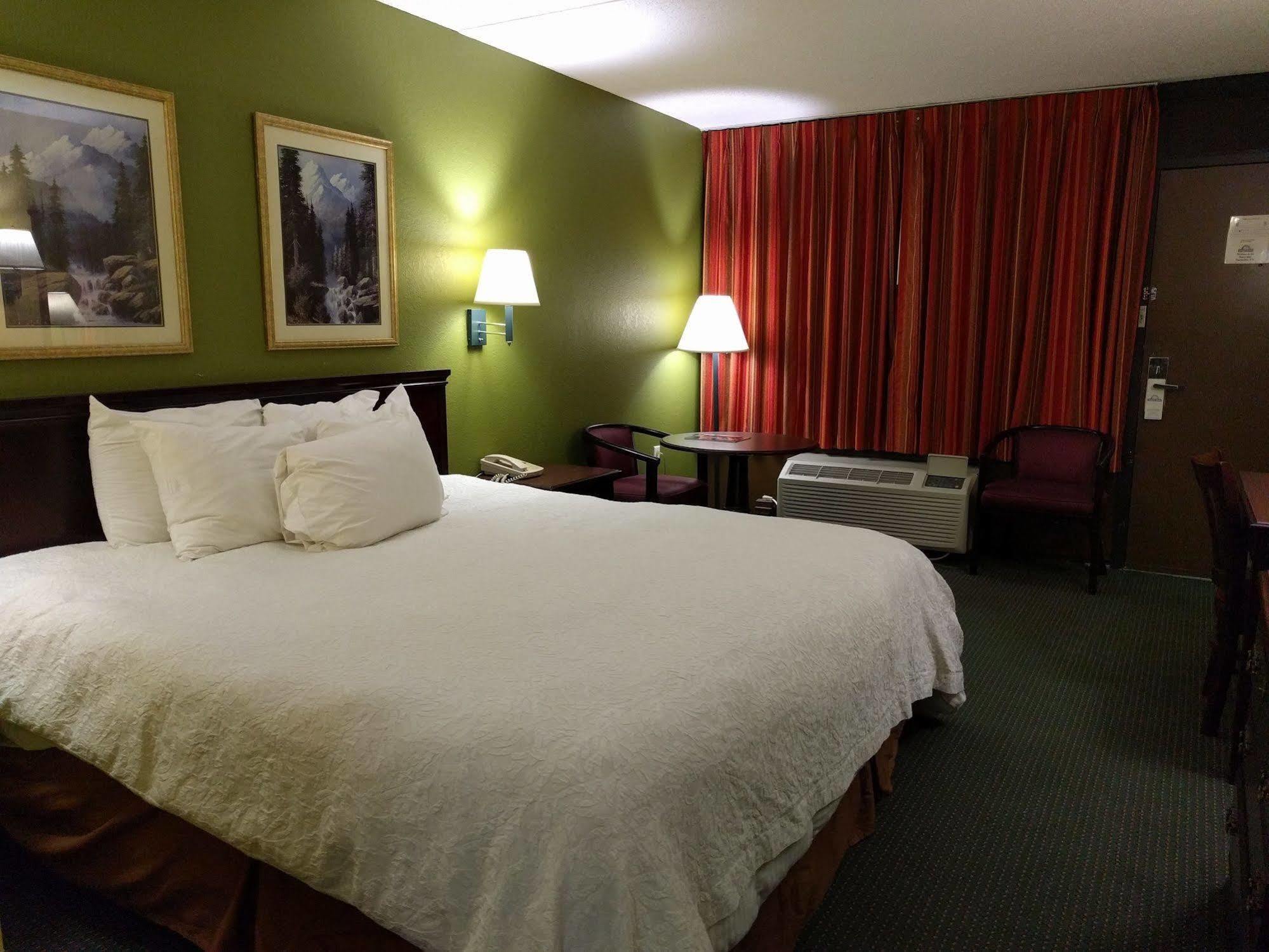 Days Inn By Wyndham Nashville Saint Thomas West Hospital Eksteriør billede